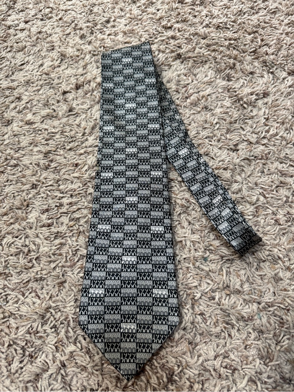 Y2K vintage millennium novelty Men's Tie 1999/2000- bronze-black